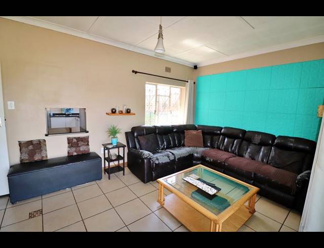 3 BEDROOM HOUSE FOR SALE IN HOMESTEAD